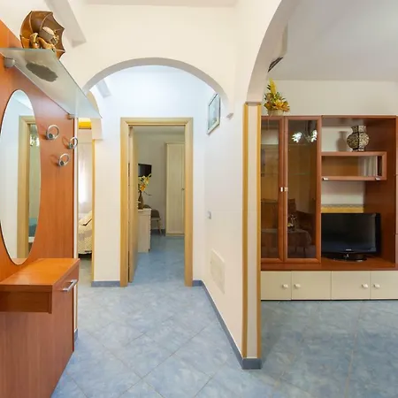 Beauty House *